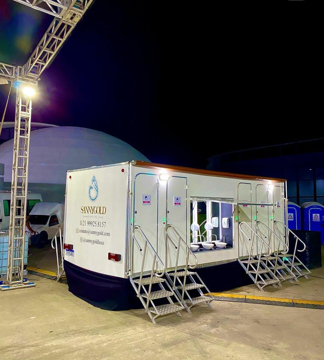 Trailer banheiro de luxo para evento SannyGold